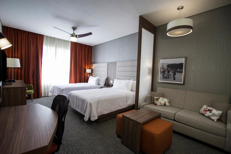 Fiesta Inn Suites Aeropuerto del Bajío, Silao, México