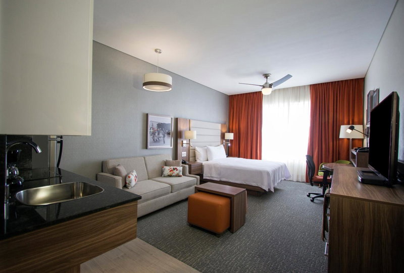 Fiesta Inn Suites Aeropuerto del Bajío, Silao, México
