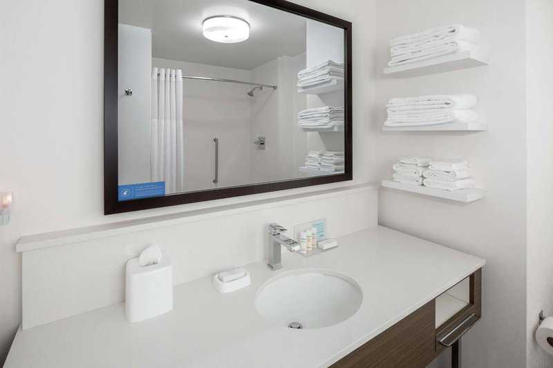 Hampton Inn & Suites San Diego Airport Liberty Station, San Diego, United States