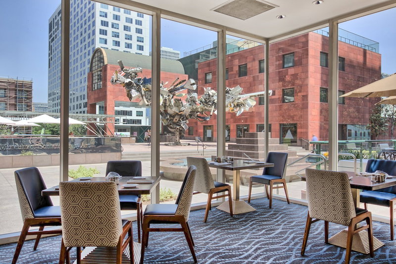 Omni Los Angeles Hotel at California Plaza, Los Angeles, Estados Unidos