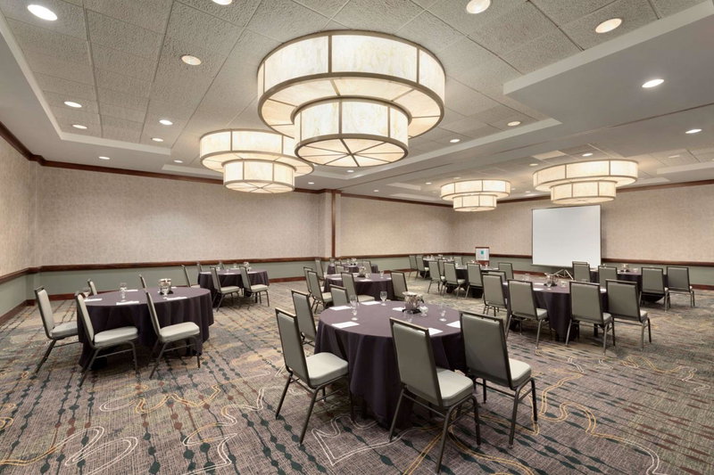 Embassy Suites by Hilton Chicago North Shore Deerfield, Deerfield, United States