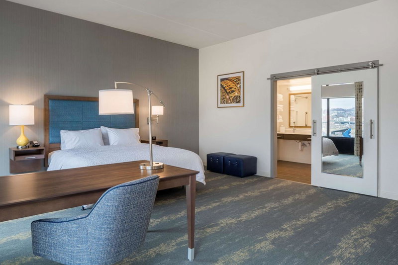 Hampton Inn & Suites Newport/Cincinnati, KY, Newport, Соединённые Штаты