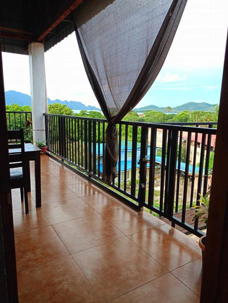 Alec Lodge, Coron, Philippines