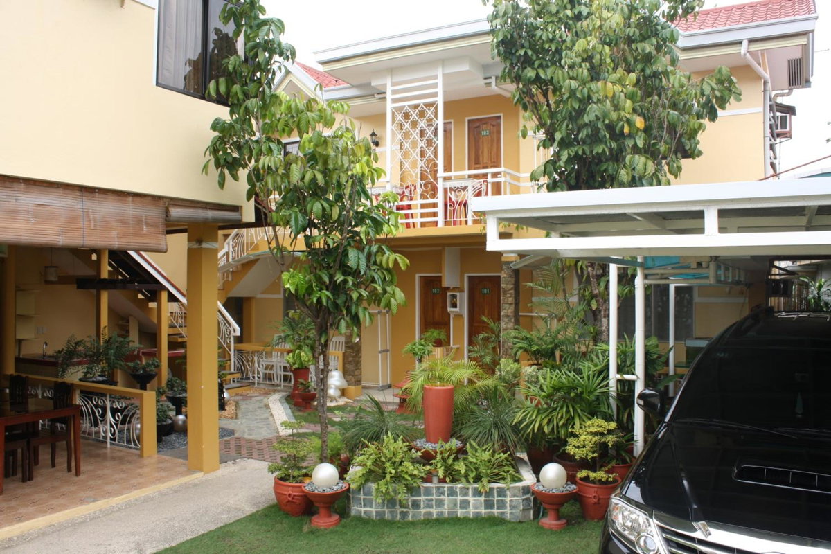 Oslob Malonzo Pension House, Philippines