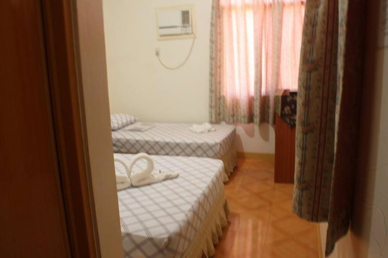 Oslob Malonzo Pension House, Sibulan, Philippines