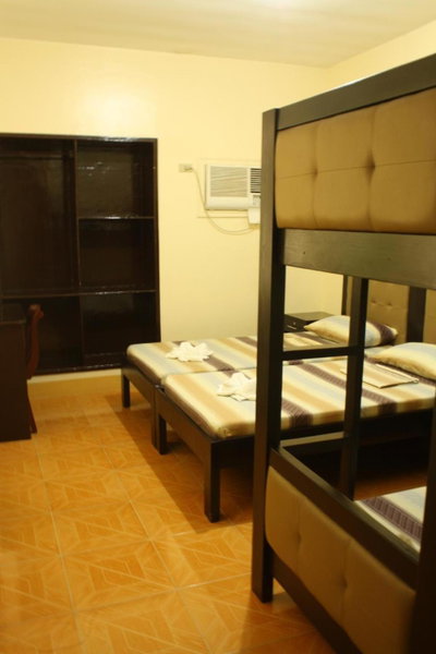 Oslob Malonzo Pension House, Sibulan, Philippines