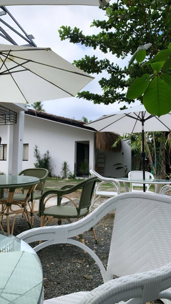 Bahandi Hotel, General Luna, Philippines