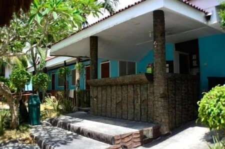 Mangodlong Rock Resort, San Francisco, Philippines
