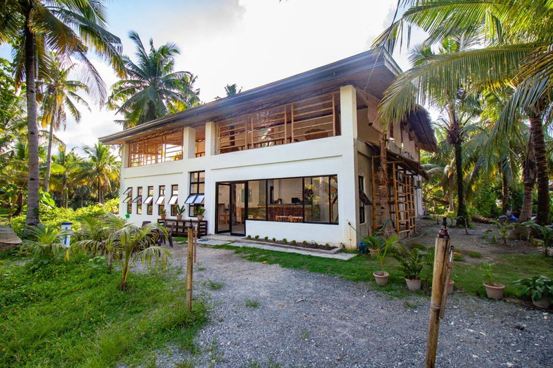 Sunlit Hostel, General Luna, Philippines