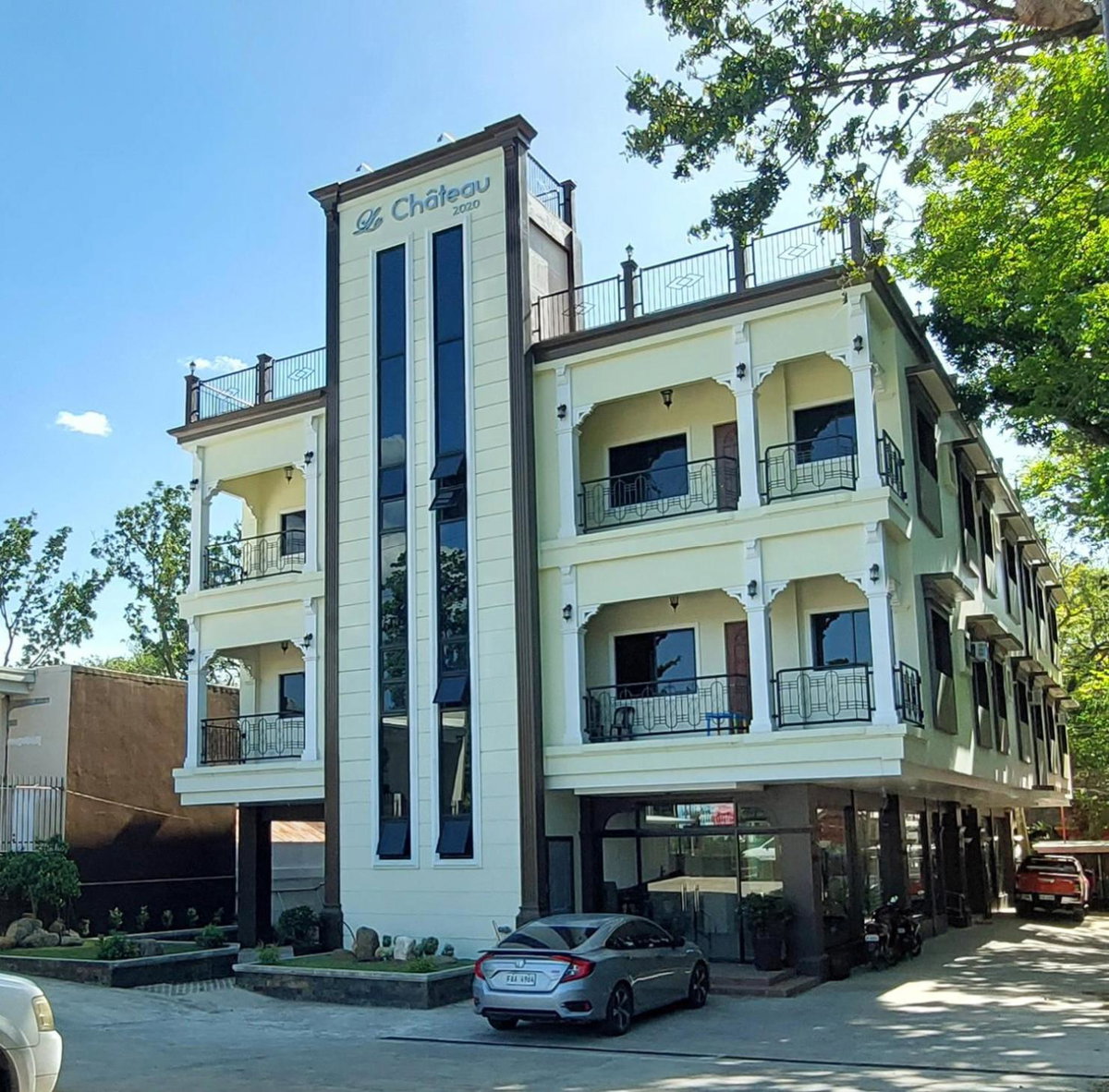 Hotel · Le Chateau Residences, Bacolod City