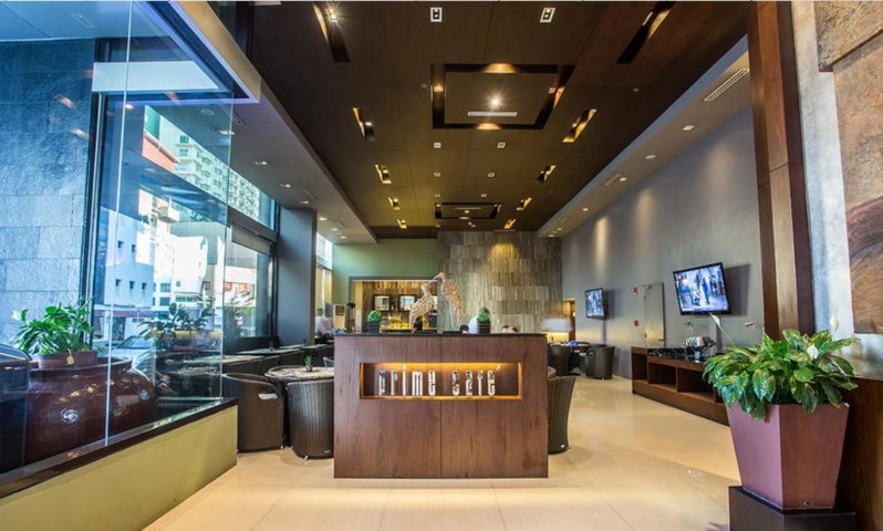 The B Hotel Alabang, Banco Filipino Homes, Filipinas