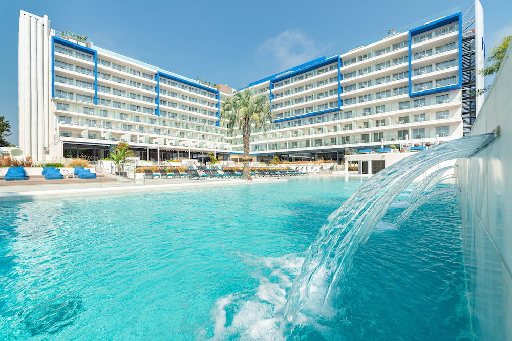 L'Azure Hotel, Spain