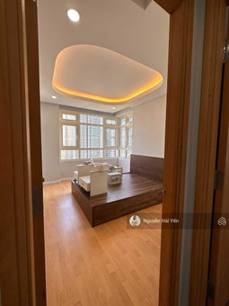 Apartment for rent in Ho Chi Minh City, Vietnam · Saigon Pearl · 3 rooms, 3 baths