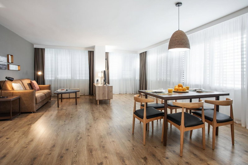 Pierre & Vacances Apartamentos Edificio Eurobuilding 2, Tetuan de las Victorias, Spain