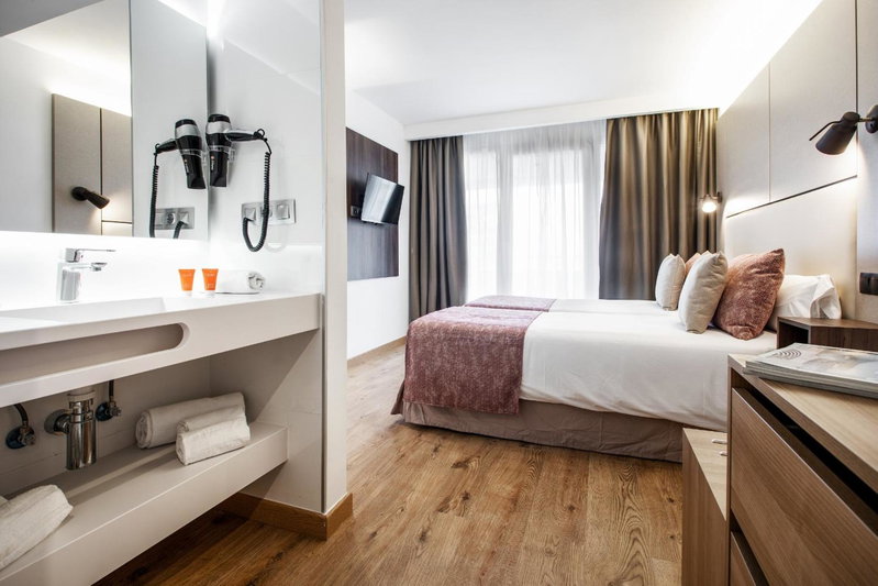 Pierre & Vacances Apartamentos Edificio Eurobuilding 2, Tetuan de las Victorias, Spain