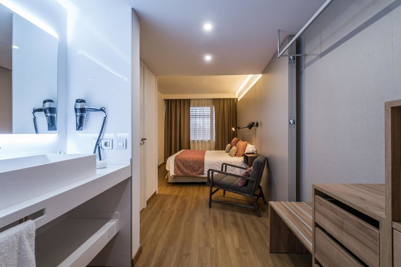 Pierre & Vacances Apartamentos Edificio Eurobuilding 2, Tetuan de las Victorias, Spain