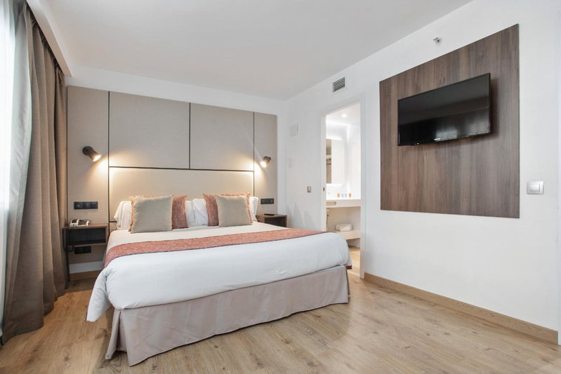 Pierre & Vacances Apartamentos Edificio Eurobuilding 2, Tetuan de las Victorias, Spain