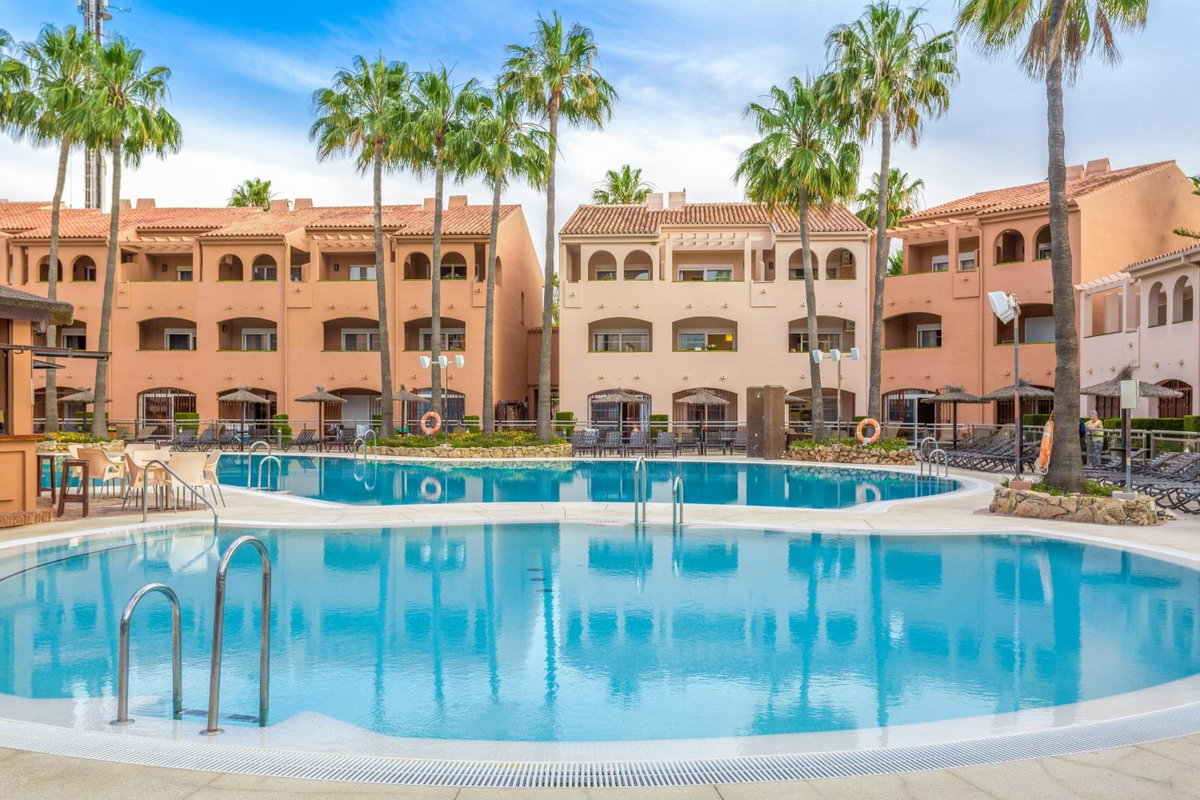 Hotel · Los Amigos Beach Club, Fuengirola