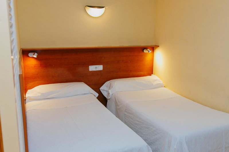 Aparthotel Bertrán, Vallcarca, Испания