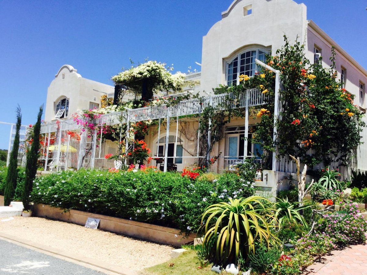 Hotel · Charlotte House, Stilbaai