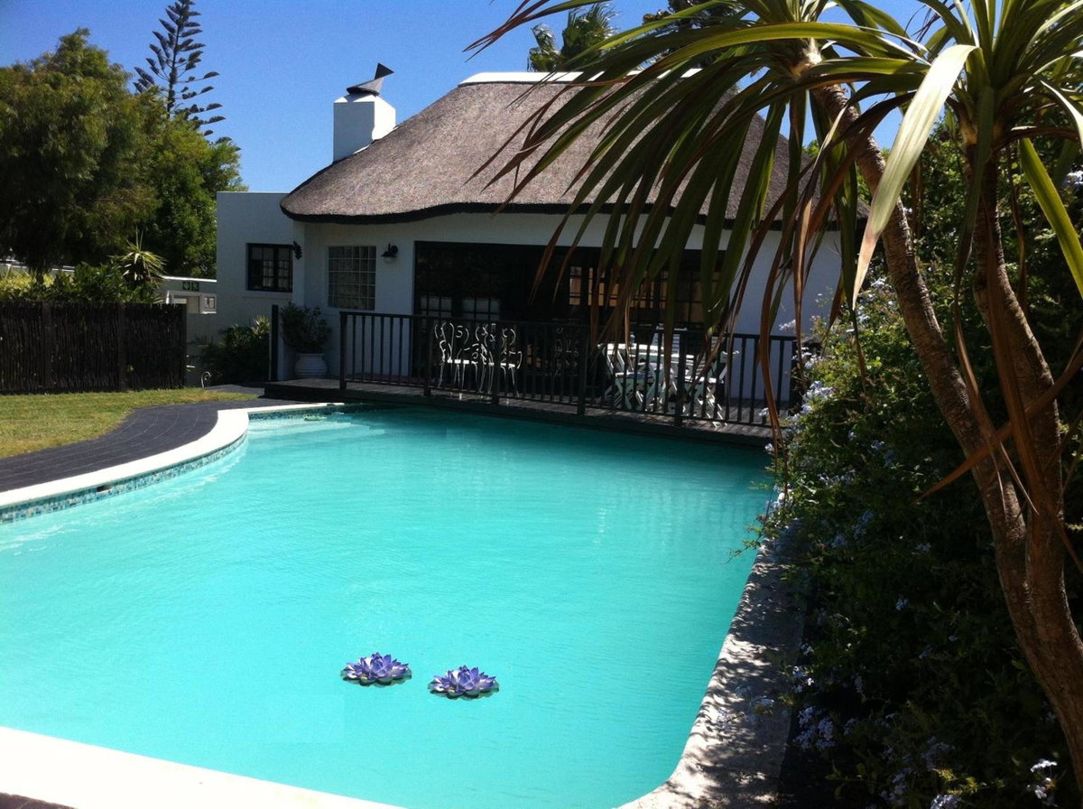 Hotel · Birkenhead Manor, Cape Town