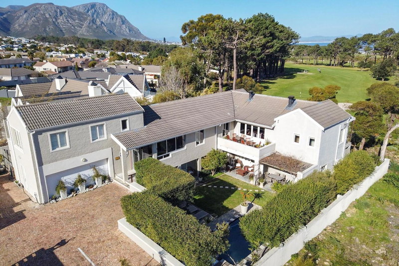 Hermanus Lodge on the Green - Solar Power, Hermanus, South Africa