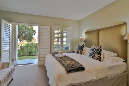 Hermanus Lodge on the Green - Solar Power, Hermanus, South Africa