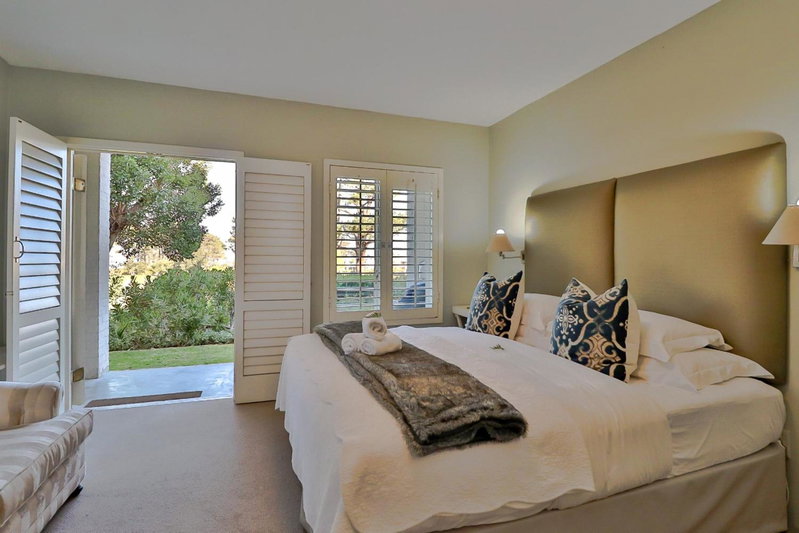 Hermanus Lodge on the Green - Solar Power, Hermanus, South Africa