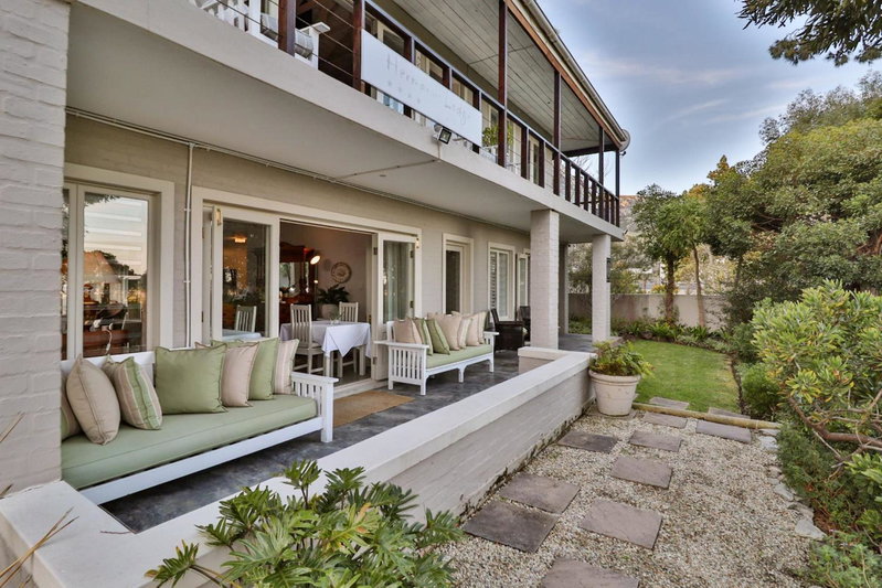 Hermanus Lodge on the Green - Solar Power, Hermanus, South Africa