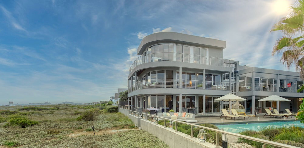 Hotel · Atlantic Palms, Cape Town