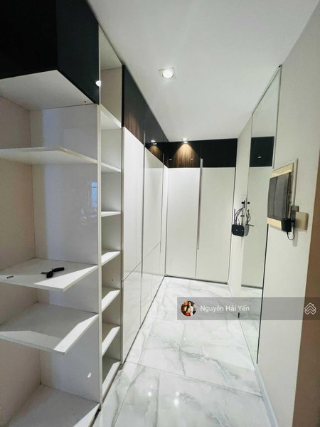 Apartment for rent in Ho Chi Minh City, Vietnam · Saigon Pearl · 3 rooms, 3 baths