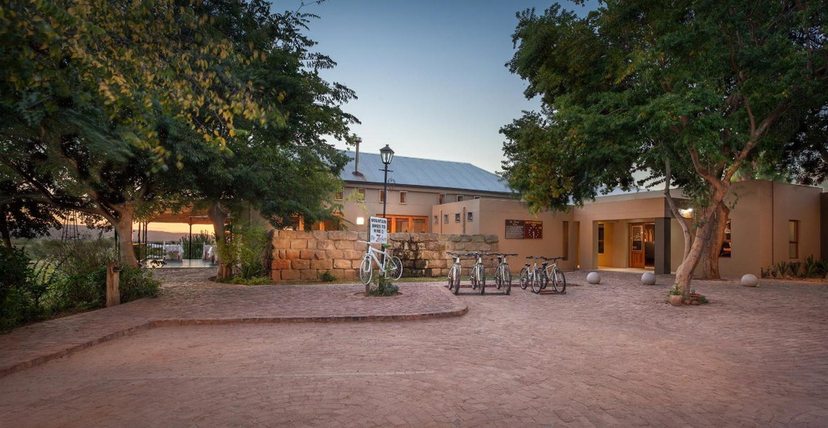 Hotel · De Zeekoe Guest Farm, Oudtshoorn
