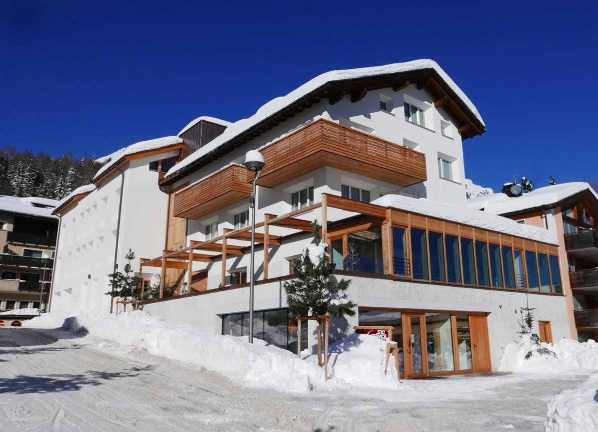Conrad's Mountain Lodge, Suiza