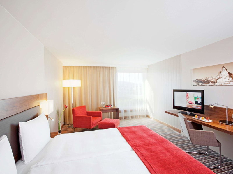 Mövenpick Hotel Zurich Airport, Kloten, Швейцария