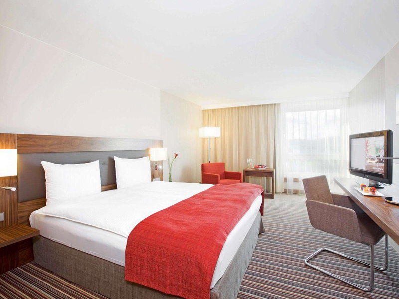 Mövenpick Hotel Zurich Airport, Kloten, Швейцария