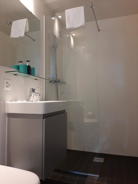 Josephine's Guesthouse - WOMEN ONLY with rooftop and community area, Zürich, Switzerland