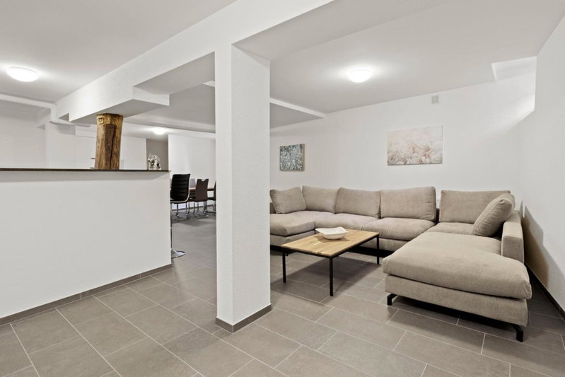 GUEST HOUSE HERMES Contactless Self Checkin, Zuerich (Kreis 10) / Hoengg, Switzerland