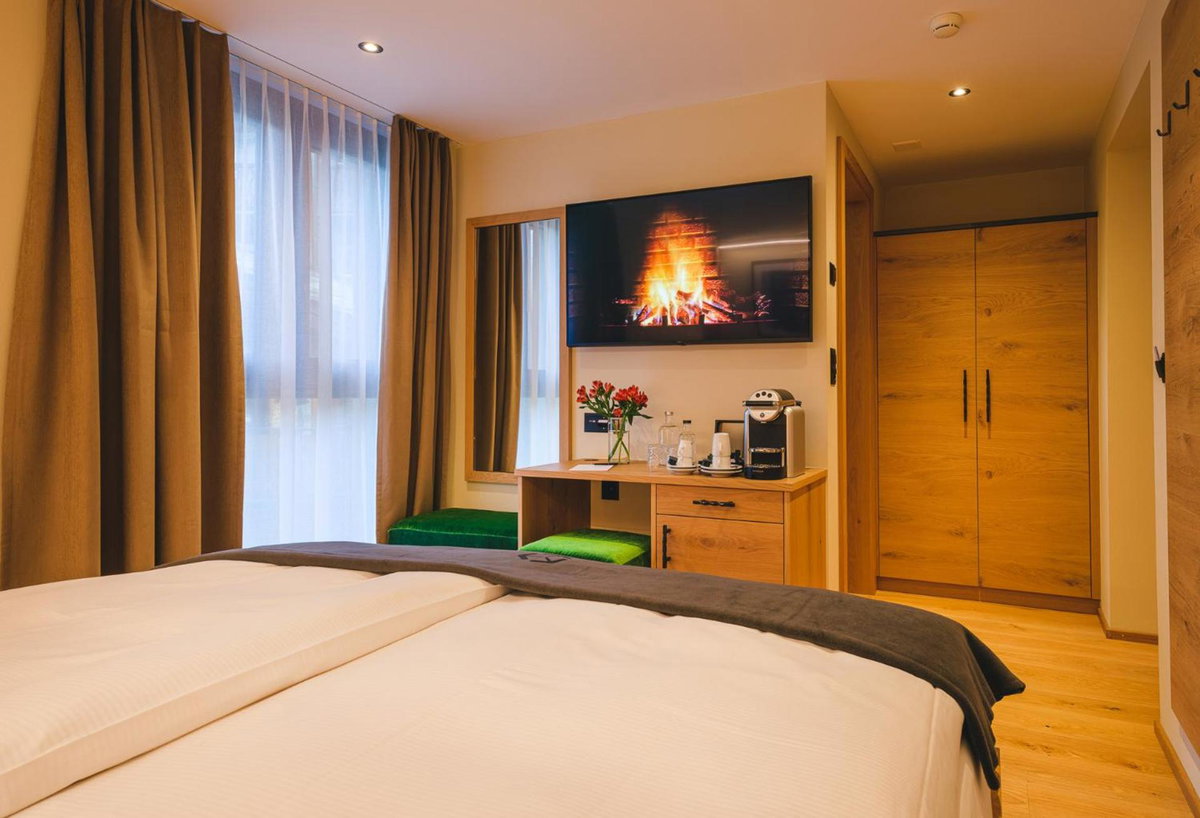 Hotel · Hotel Porta Cervino - Parking & Dining, Täsch