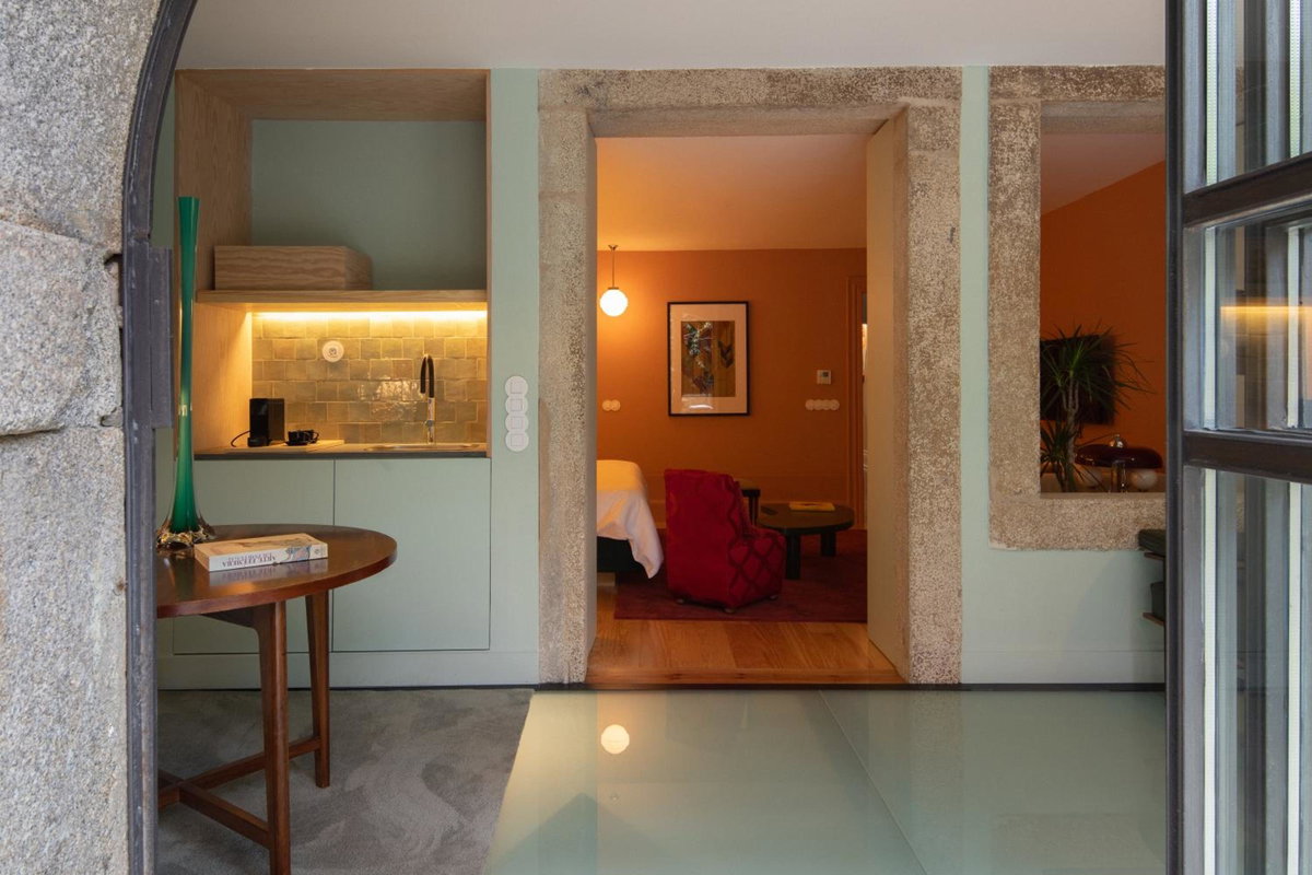 Almadina Smart Luxury, Portugal