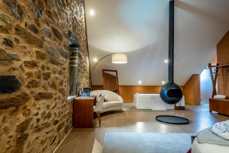 Cherry Sculpture Hotel, Covilha, Portugal