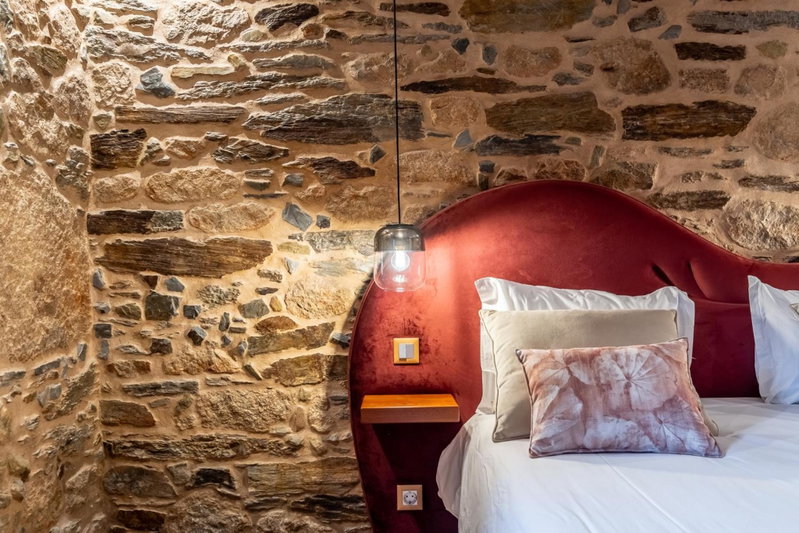Cherry Sculpture Hotel, Covilha, Portugal