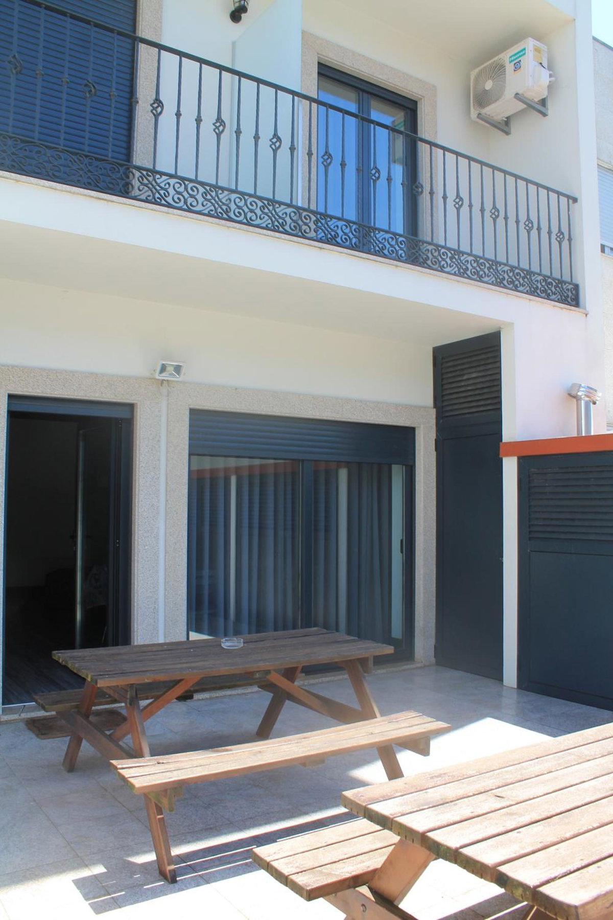 Residencial Kuarenta&Um, Portugal