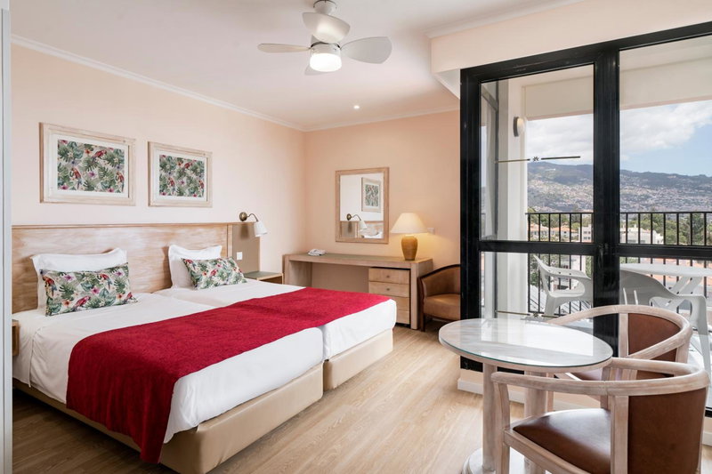 Dorisol Buganvilia Studio Hotel, Sao Martinho, Portugal