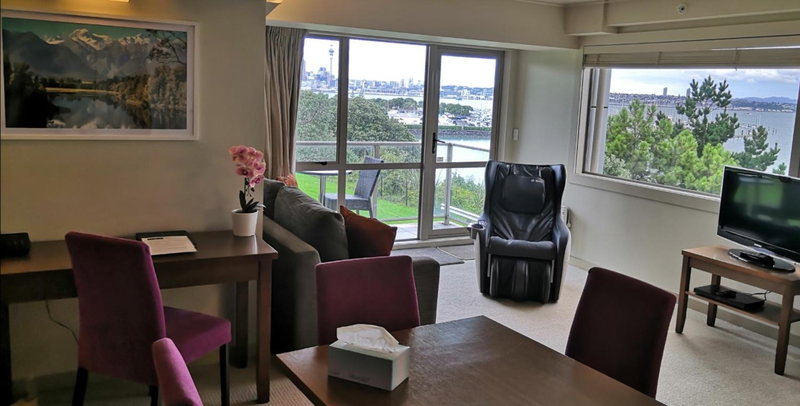 Ocean Breeze Hotel, North Shore, New Zealand