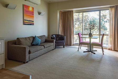 Ocean Breeze Hotel, North Shore, New Zealand