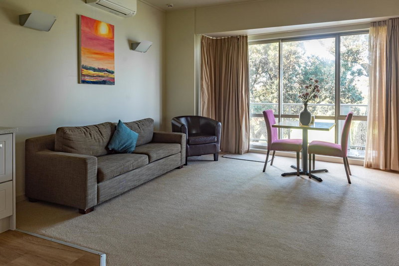 Ocean Breeze Hotel, North Shore, New Zealand