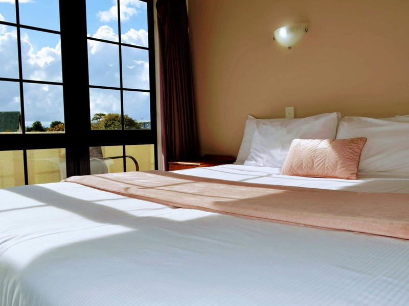 Salty Dog Inn, Snells Beach, New Zealand
