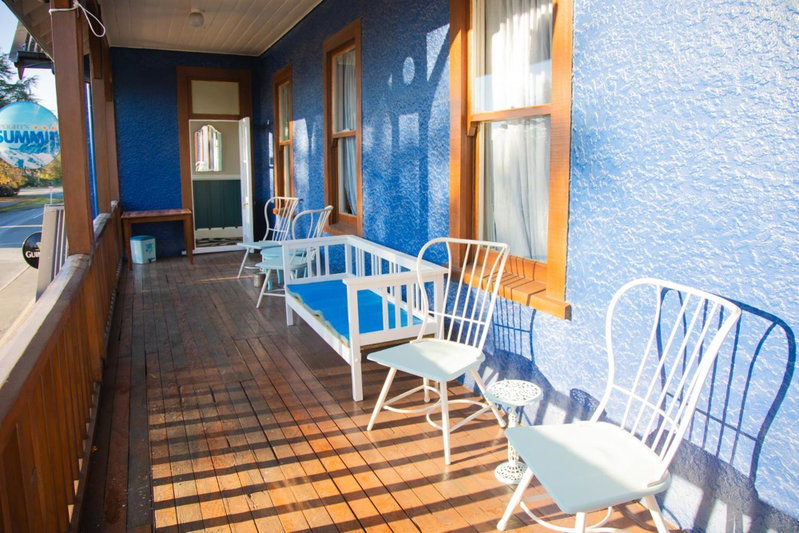The Blue Pub, Methven, New Zealand