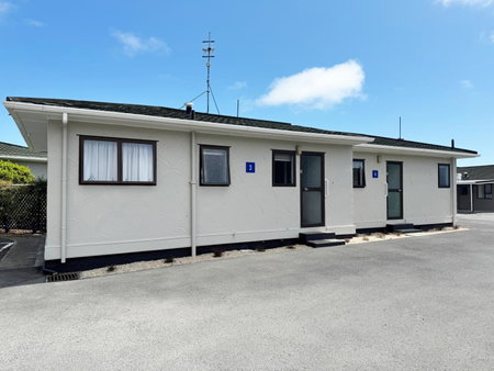 Tāhuna Beach Holiday Park, Nelson, New Zealand