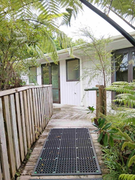 Purple Hen Country Lodge, Katikati, New Zealand